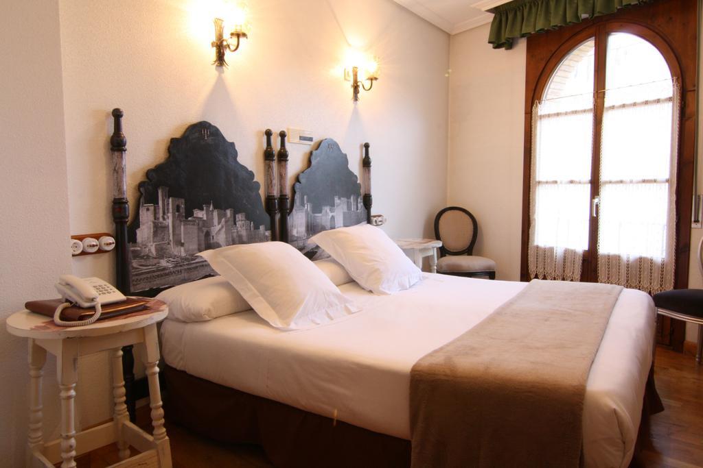 Hotel Merindad de Olite Exterior foto