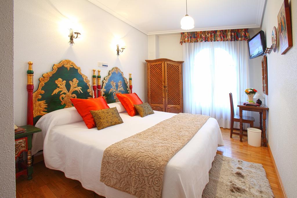 Hotel Merindad de Olite Habitación foto